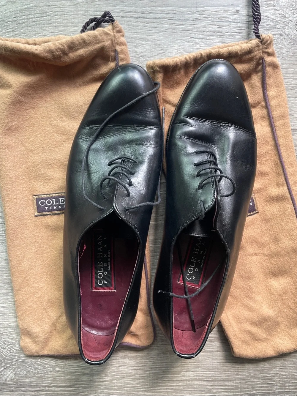 Cole Haan Black Leather Derby Oxfords with Burgundy Lining